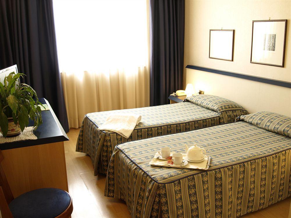 Hotel Alberi Lecco Ngoại thất bức ảnh